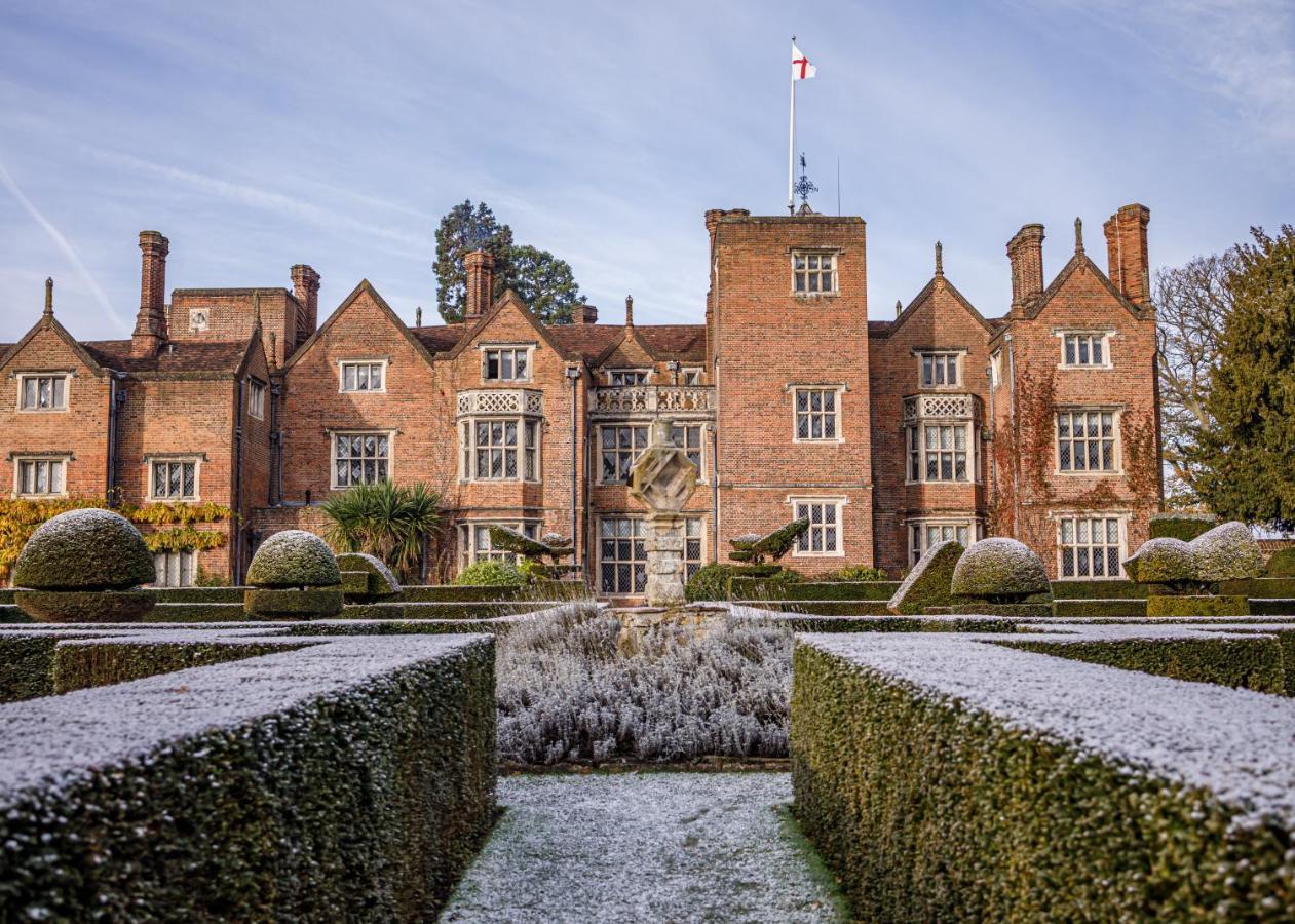 Great Fosters - Near Windsor Hotel Egham Ngoại thất bức ảnh